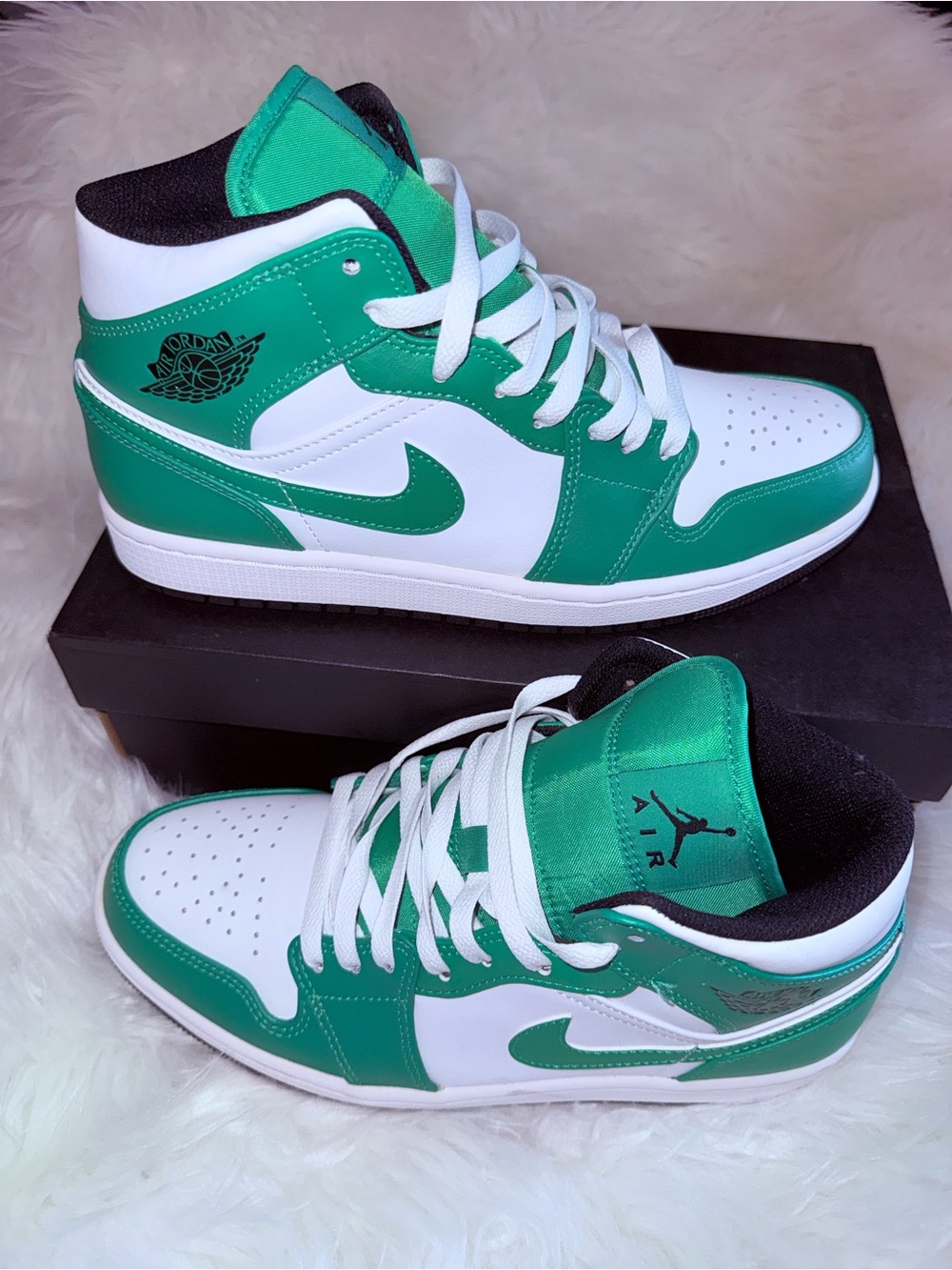 Nike Air Jordan 1 Mid - White & Green
